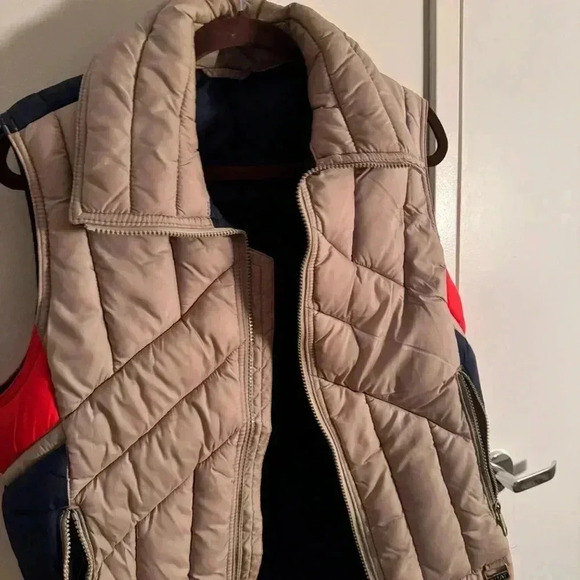 MOUNTAIN GOAT BY WHITE STAG vintage puffer vest - Picture 3 of 4